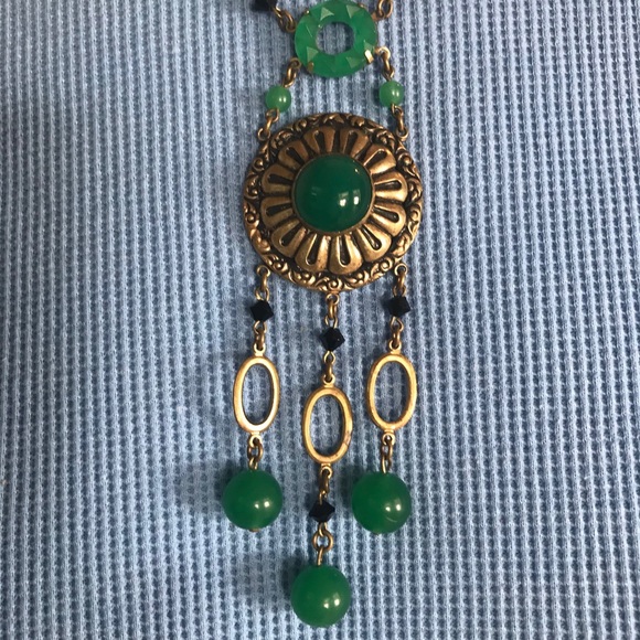 Jewelry - Vintage Brass and Glass Bead Necklace💚